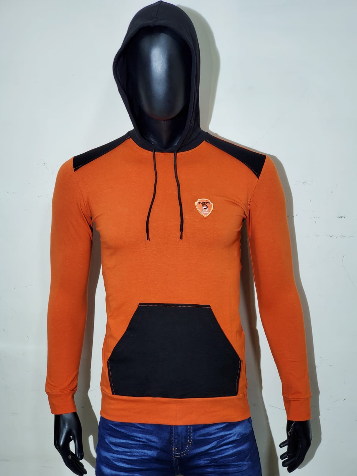 POLOS DE CABALLERO MANGA LARGA CON GORRA, CANGURO, PRETINA MODELO SIMILAR A LA FOTO