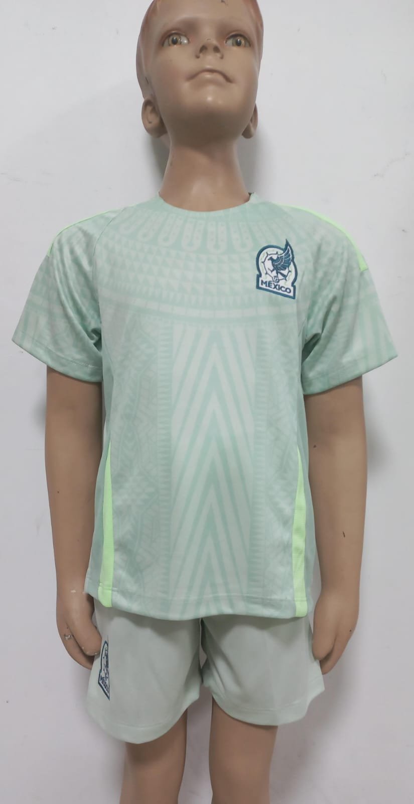 CONJUNTO DEPORTIVO NIÑO MEXICO VERDE  CON BLANCO 2026