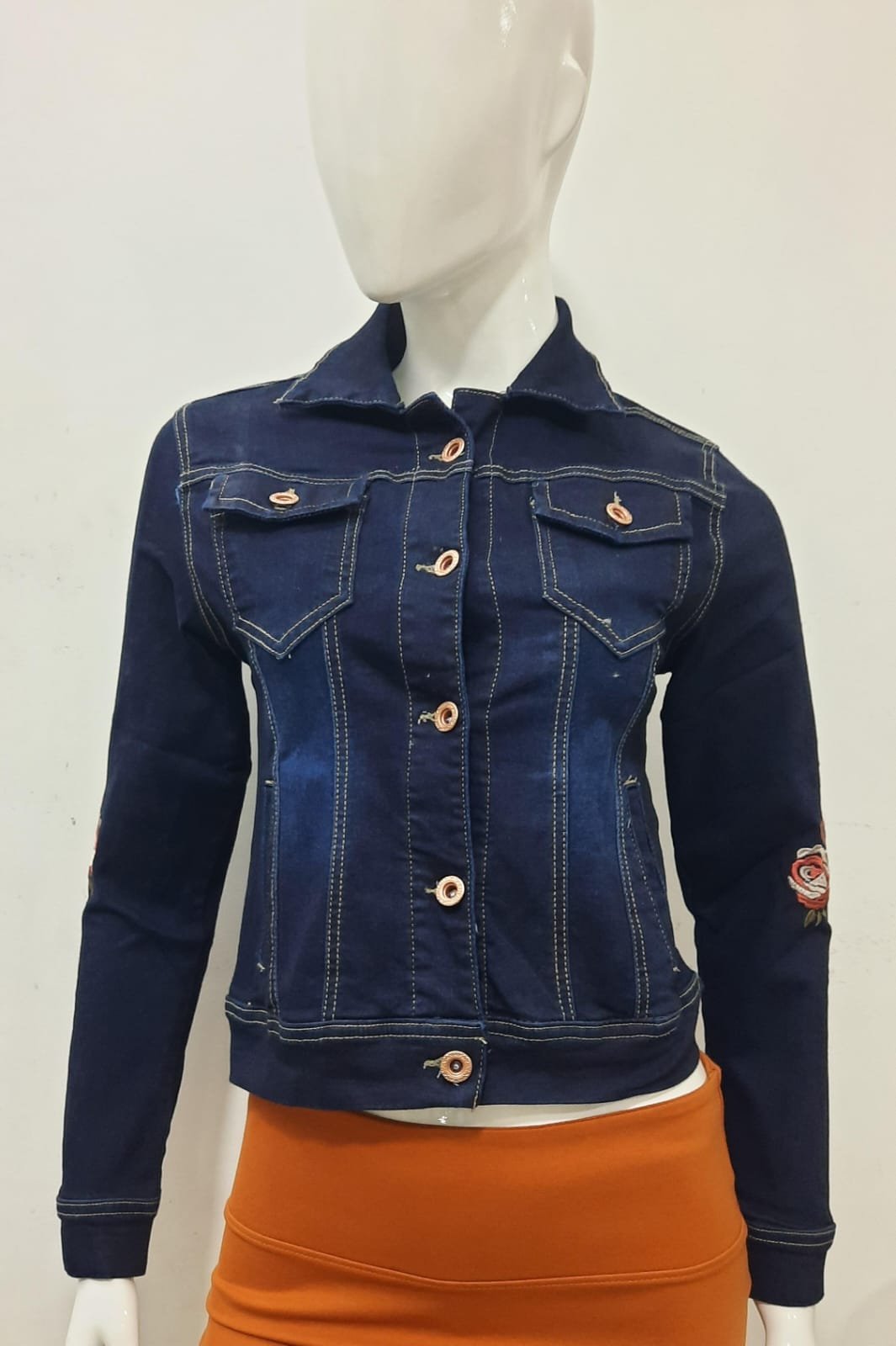 CASACA JEANS DAMA CON BORDADO 2023