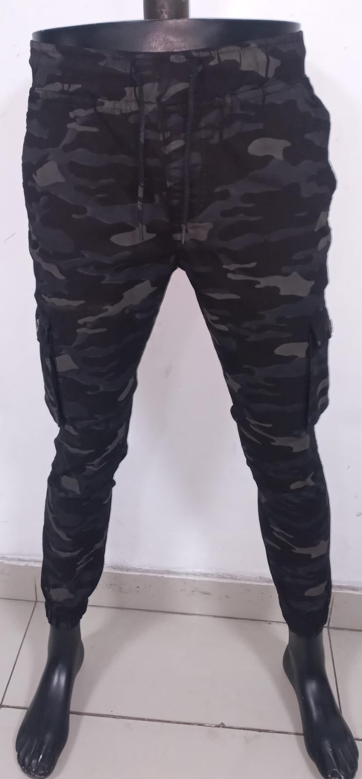 JOGGER DE CABALLERO CAMUFLADO DRILL Y TAFETA